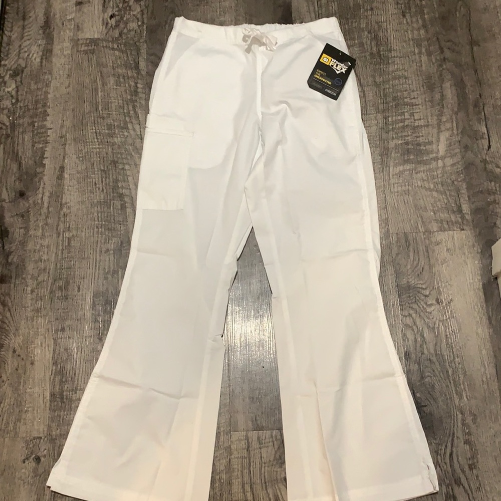 Wonder Wink scrub pants NWT